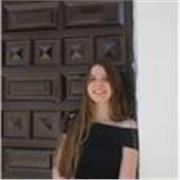 Doy clases particulares de inglés y lengua a niños de primaria, aunque, también podría ayudarles en cualquier otra materia