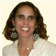 Profesora titulada de artes plásticas, con especialidad en enseñanza del dibujo con más de 10 años de experiencia.