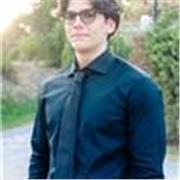 Studente universitario con certificazione linguistica Cambridge C2 offre lezioni d'inglese, ripetizioni e aiuto compiti.