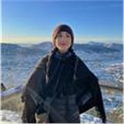 Me considero responsable y apasionada de los idiomas. Puedo dar clases de Latín y Griego a alumnos de bachillerato y la ESO.