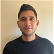 Desarrollador Full-Stack con más de 5 años de experiencia y formación en IA y analisis de datos