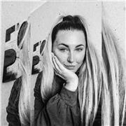 Laureanda in lingue e letterature straniere offre lezioni di letteratura italiana, inglese e francese, di grammatica italiana, inglese e francese, di filosofia, storia e geografia. Le lezioni si svolgeranno in presenza per chi vive a Roma e online per stu