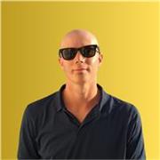 Profesor de Propiedad Intelectual y Derecho Musical. Abogado musical y de entretenimiento con casi una década de experiencia en IP