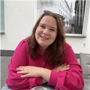 Nachhilfelehrerin Online- oder Präsenzunterricht