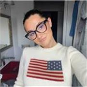 Insegnante di italiano con solida formazione classica offre lezioni online per adulti e studenti, con metodo chiaro