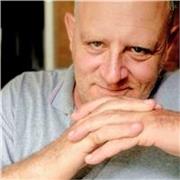 Professor de português e literatura com conhecimento da língua bem como da história da literatura