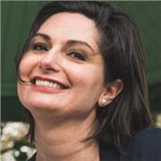 Habituée de l'accompagnement en distanciel, je vous accompagne dans les domaines : assurantielles, bancaire, vente, marketing, entreprise, communication orale entre autre !