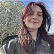 I’m an English teacher with 5 years of experience. I gave lessons to every level. I help the students to improve English skills