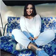 Insegnante offre lezioni di inglese, letteratura, filosofia e aiuto compiti totale fino alle terza media