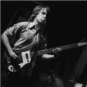 Lezioni private di basso elettrico e chitarra a Milano per principianti ed amatori