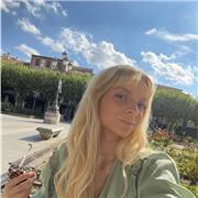 Traductora e intérprete da clases de inglés y francés adaptadas a las necesidades y nivel de cada uno. Online y presencial