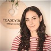 Profesora certificada por la Academia Europea de Yoga y Salud Holística WAY Yoga en Mainz. Conócete desde dentro hacia afuera!