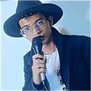 ¿Quieres mejorar tu inglés de forma rápida y efectiva? ¡Yo te ayudo!
👨‍🏫 Clases personalizadas 100% online
🎯 Enfocadas en conve