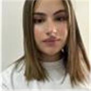 Ragazza con certificazione inglese B2 Cambridge offre lezioni d’inglese per ragazzi dalle elementari alle superiori