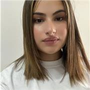 Ragazza con certificazione inglese B2 Cambridge offre lezioni d’inglese per ragazzi dalle elementari alle superiori