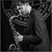 Sassofonista, Laureando al Conservatorio di Milano  G. Verdi  impartisce lezioni di Improvvisazione Jazz e Sassofono a tutti