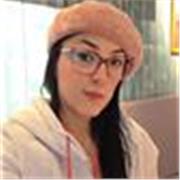 Extrovertida y a todo aquel que quiera saber los idiomas q yo enseño y se.