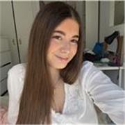 Soy Paula Olmos García, estudiante de Ingeniería en Organización Industrial de 18 años.