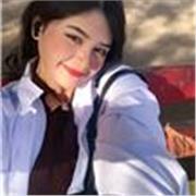 Profesora de Biología y Ciencias Naturales enseñando a niños de todo nivel