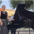 Profesora de piano con más de 25 años de experiencia con todas las edades y niveles.
competente en inglés ,árabe y bulgaro