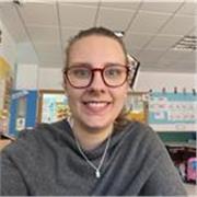 Maestra de primaria especialidad lengua castellana y literatura, matemáticas e inglés