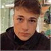 Profesor de inglés de 24 años que imparte clases a niños de cualquier edad, estoy a expensas de obtener el certificado Advance por Cambridge aunque he practicado el inglés fuera de España y he mejorado mucho mi nivel gracias a ello