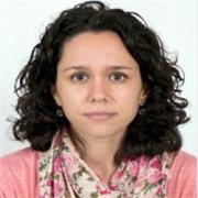 Profesora de Humanidades (Historia, Geografía, Lengua castellana y Literatura y Filosofía)