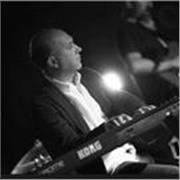 insegnante pianoforte classico e moderno impartisce lezioni individuali a domicilio o anche online