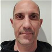 Insegnante di Italiano e Storia, residente in provincia di Bolzano, impartisce lezioni per entrambe le materie sia in presenza che