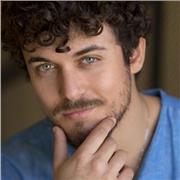 Laureato in scienze economiche e finanziarie internazionali