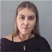 Soy una chica que adora a los peques. Me encantaría poder ayudarles en aquello que necesiten.