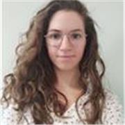 Studentessa e professionista con anni di esperienza di lavoro all'estero in tutta Europa