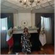 Maestra de apoyo escolar en materia de español