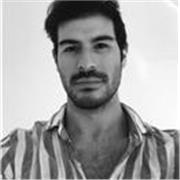 Me defino como interiorista técnico y práctico. Doy clases a estudiantes que buscan desarrollar proyectos reales, desde concepto h