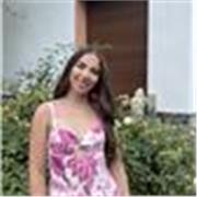 Soy una estudiante de 16 años, responsable, paciente y con ganas de trabajar. Hablo español, inglés y francés, y viví 4 años fuera