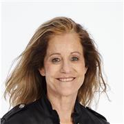 Ich bin Lola, meine Muttersprache ist Spanisch, eine Sprache, die ich wegen ihres Reichtums liebe