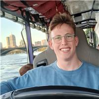 Ich biete Mathenachhilfe für Schüler der Klassenstufen 7-12, aber auch für Studenten der ersten 3 Semester an