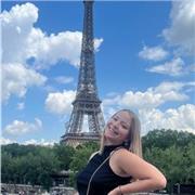 Étudiante aide aux devoirs et soutien scolaire à domicile ou en visio