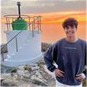 Profesor de matemáticas imparte clases a niños de todas las edades