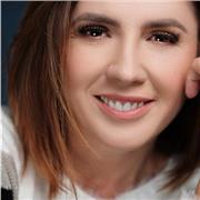 Professora de Direito. Mestrado em Educação. Graduação em Letras e Direito