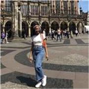 I offer English lessons for pupils, students, and adults, both online and face-to-face. I am based in Bremen. 