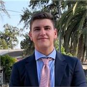 Profesor titulado en Educación Primaria que ofrece clases de refuerzo y apoyo educativo en todos los niveles y asignaturas.