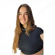 Graduada en Bellas artes con años de experiencia en cuidado de niños