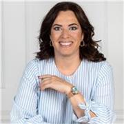 Abogada con 15 años de experiencia y que ha impartido formación en derecho en toda su amplitud. 