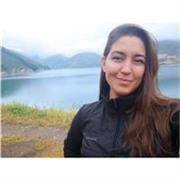 Me especializo en ingles de negocios, trabajo para una empresa internacional en España. Profesora calificada