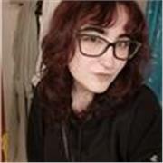 Estudiante de bellas artes, cursado asignaturas de todo tipo de prácticas artísticas.