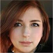 Profesora licenciada en Filología Inglesa, con más de 15 años de experiencia, tanto presencialmente como online