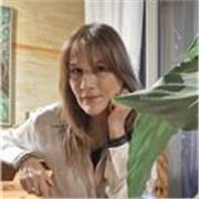 Sei alla ricerca di un'esperta nel suo ruolo che ti aiuti ad avere piú consapevolezza di te e della realtà che vivi? Contattami