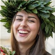 Studentessa laureata in architettura e con esperienza di studio negli Stati Uniti, offre ripetizioni di inglese.