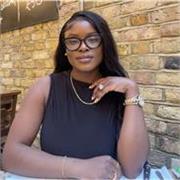 Patient, encouraging English tutor helping non-native speakers build confidence through personalised, supportive lessons.